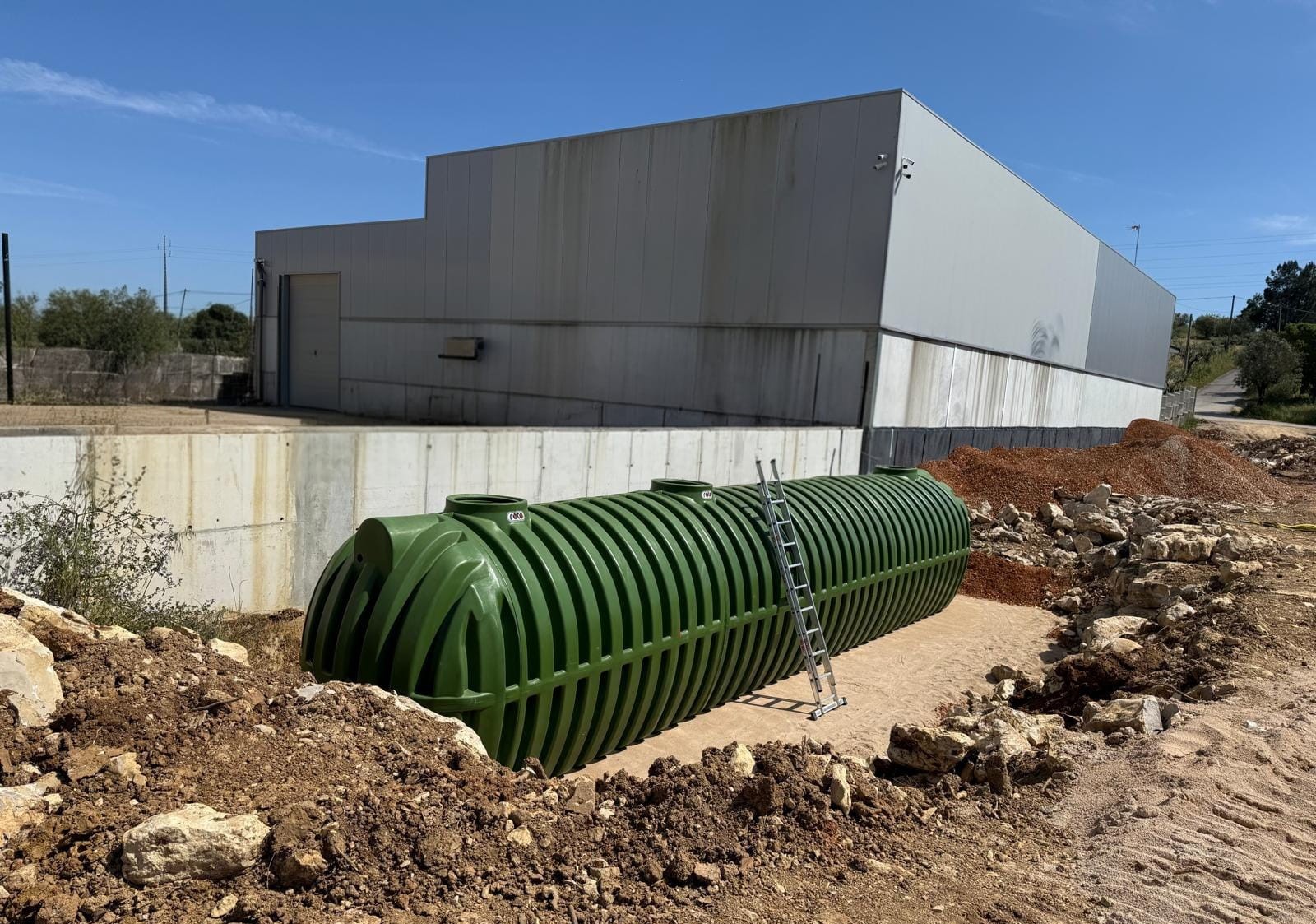 Instalação de reservatório subterrâneo